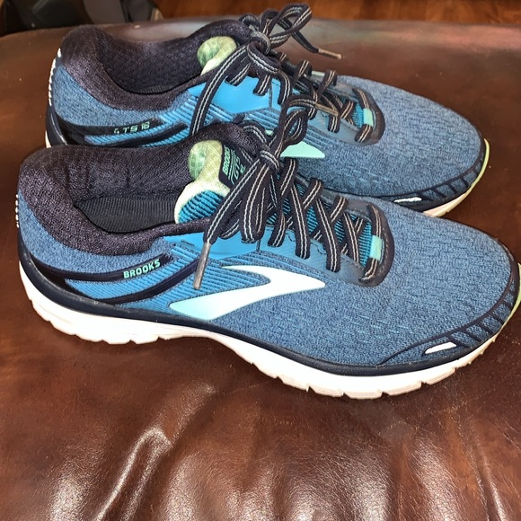 Brooks Shoes - Brooks Adrenaline GTS 18 ( size 7.5)